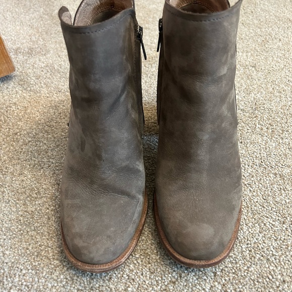 Ugg Pixley Suede Booties - Picture 4 of 7